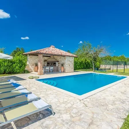 Sleeps 9 Pool Air Con Wifi Villa Jakici