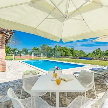 Sleeps 9 Pool Air Con Wifi Villa *