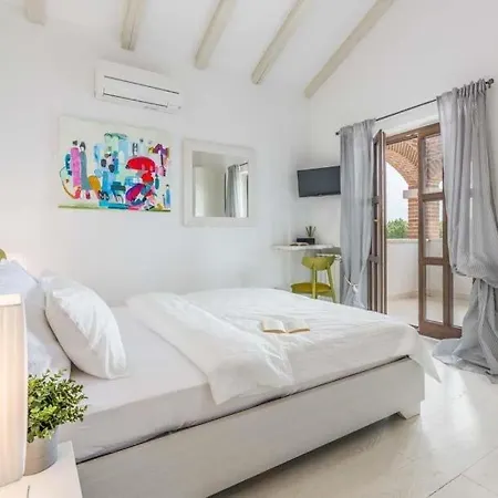 Sleeps 9 Pool Air Con Wifi Jakici