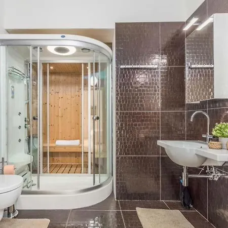 Sleeps 9 Pool Air Con Wifi Villa Jakici