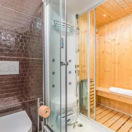 Sleeps 9 Pool Air Con Wifi Villa